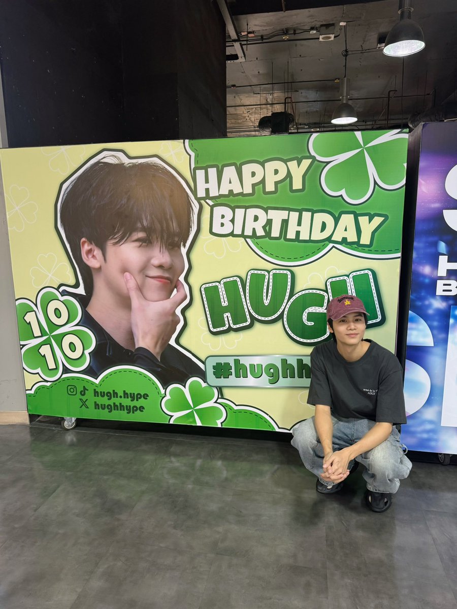 Hughhype's tweet photo. จะ 20(+6) ขวบแล้ว มีป้ายวันเกิดของตัวเองด้วย
ขอบคุณทุกคนที่โตไปด้วยกันอีกปีนะคับ 🫶🏻

#Hughhype https://t.co/WPGkzR2XIT