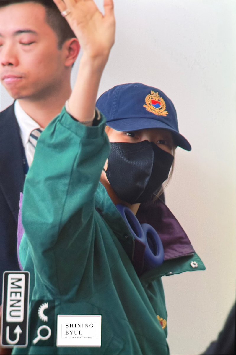 shiningbyul1222's tweet photo. 261005 홍콩 공항 프리뷰

👋👋👋

#마마무 #솔라 #문별 #휘인 #화사 #MAMAMOO #SOLAR #MOONBYUL #WHEEIN #HWASA https://t.co/0bwo92ai8x