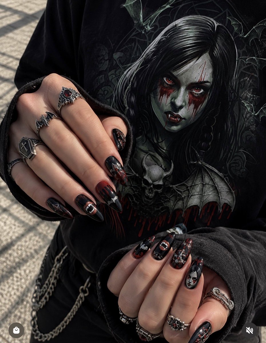 SpiralDirect's tweet photo. Halloween uniform, sorted. 🖤🎃

Dark, deadly and made for spooky season https://t.co/VVGaBecdEI