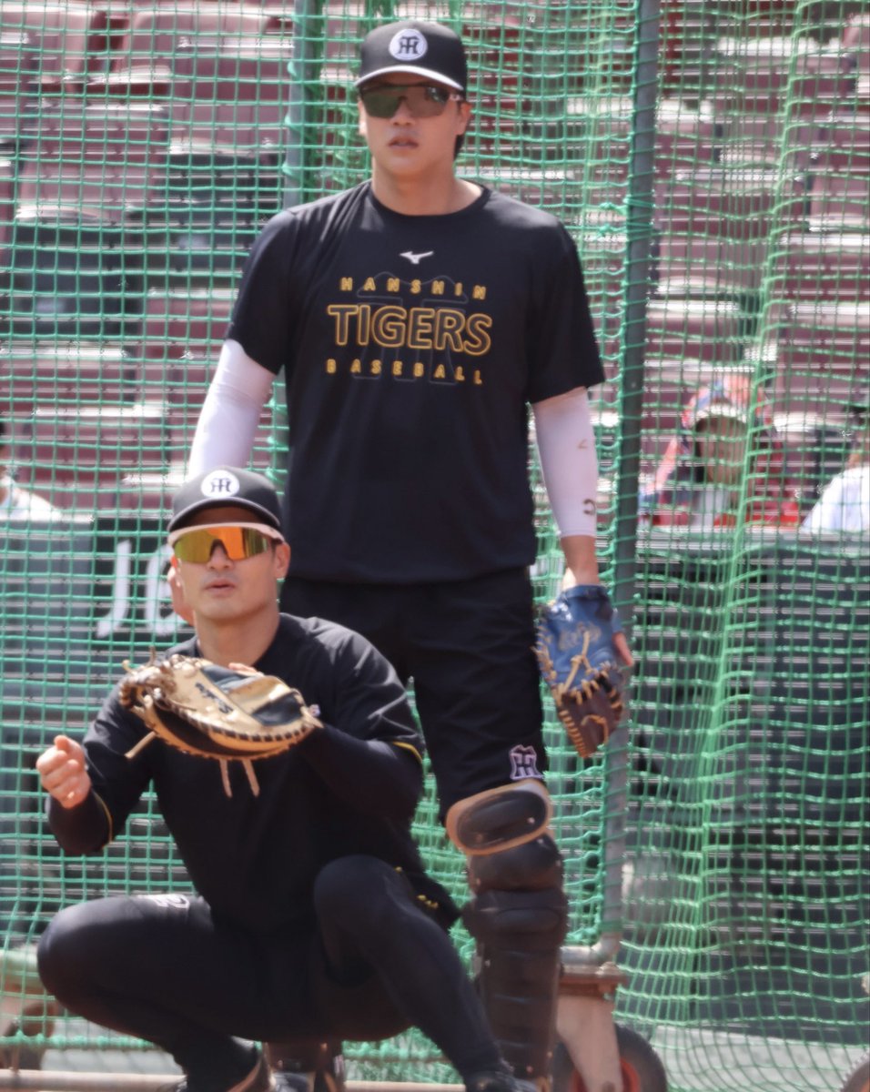 torananyou's tweet photo. 伏見さんの加入は誠志郎にとっても大きかったと思う。年齢が上の部類になってきた誠志郎が、心を許せて弱音を見せる事ができて、時に甘える事もできる先輩だったのだろうな。
2026.10.03
#坂本誠志郎 
#伏見虎威 https://t.co/rG4zRAA8R4