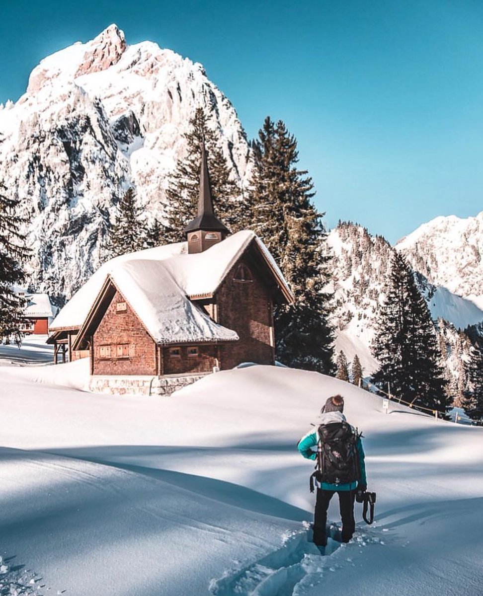 thomasMPvSktkhD's tweet photo. Living fully with Travel Today gratitude remembering that the best things in life are simple living in the moment. https://t.co/qkrkFEBPYH