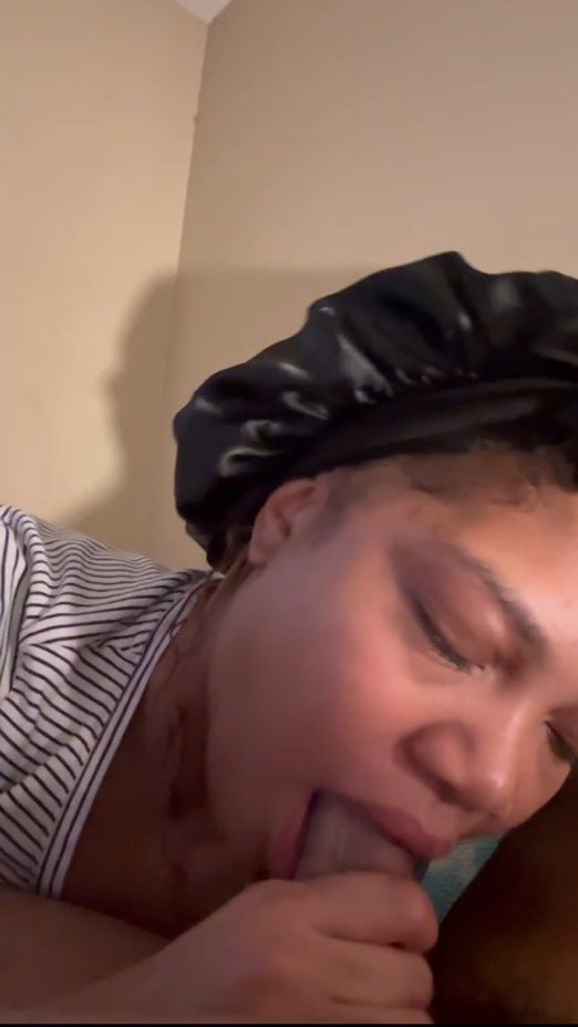 RoseVeronicaXO's tweet photo. I need to eat sum for my pleasure
#wlw #ncfreaks #northcarolina #meet #fem #DL #meetup #nc #cltfreaks #704freaks #cltfreak https://t.co/4ZoGVGtasz