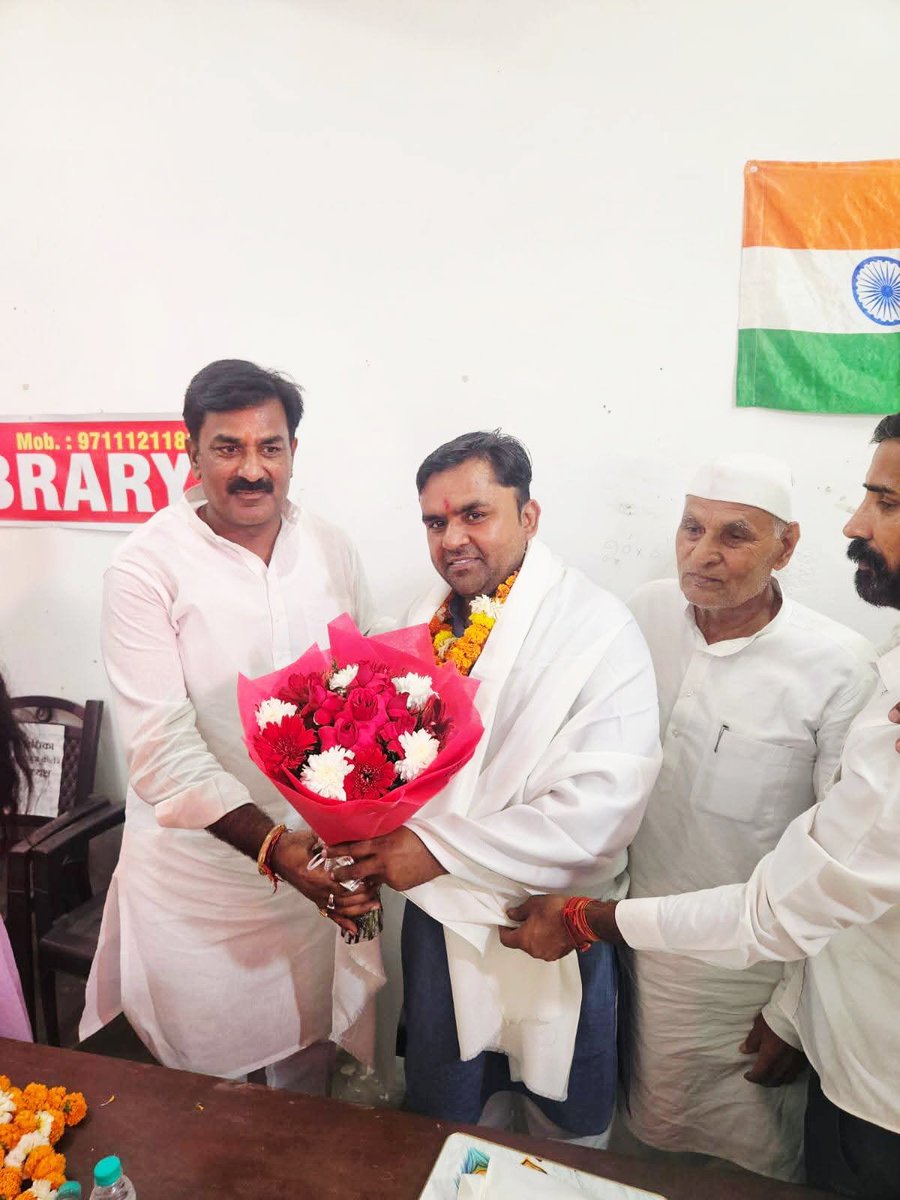rkshsharma's tweet photo. 🌸🇮🇳 प्रतिभा का सम्मान, बेटियों का सम्मान — समाज के उज्ज्वल भविष्य की कामना ! 🇮🇳🌸
गांव जलालपुर  में भाई श्री अनिल नागर जी द्वारा संचालित मेघकोष लाइब्रेरी में आयोजित एक गरिमामयी सम्मान समारोह में सम्मिलित होने का अवसर प्राप्त हुआ। https://t.co/Hm8W6jyt2Q