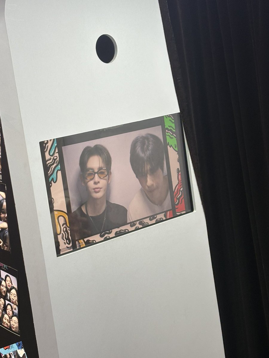 pete_nvich's tweet photo. เมื่อวานพีทได้ไปงานของพี่เจมส์ด้วยย มาวันปิดท้ายเลยย พีทชอบมากๆที่แต่ละภาพ/งานก็มีความหมายของมันด้วย พี่เจมส์เก่งมากๆเลยคับบ💙

#isolatedblvck2
#JamesSu
#Pete_nvich https://t.co/uAe55f4P9N