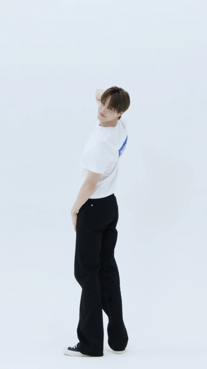 elysetable's tweet photo. 몸매 예쁜거 봐 웃는 것도 넘 예뻐
#카이 #KAI #KAIxMediheal #메디힐 #Mediheal https://t.co/LYXQUsAANm