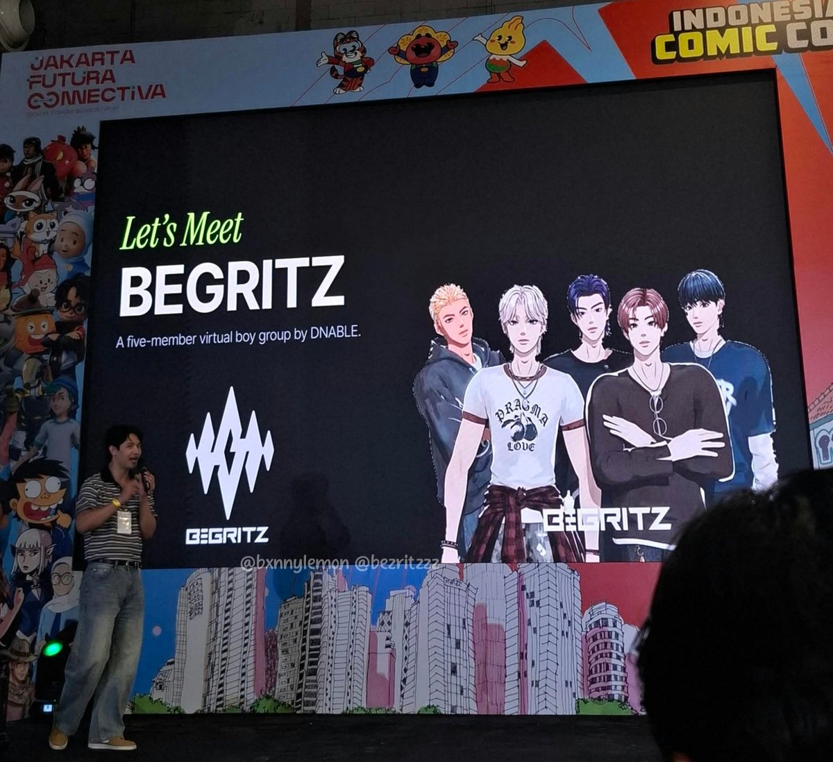 bezritzzz's tweet photo. [04/10] Begritz in Comic Con 2026

The CEO of Begritz came directly to Comic Con and introduced Begritz as five member Virtual Idol. The CEO also told us who the producers behind Begritz are. 

#BEGRITZ #비그릿츠
#도하 #DOHA #찬 #CHAN
#루빈 #LUBIN #신의 #SINI #태범 #TAEBUM https://t.co/LiJXQdPFLu