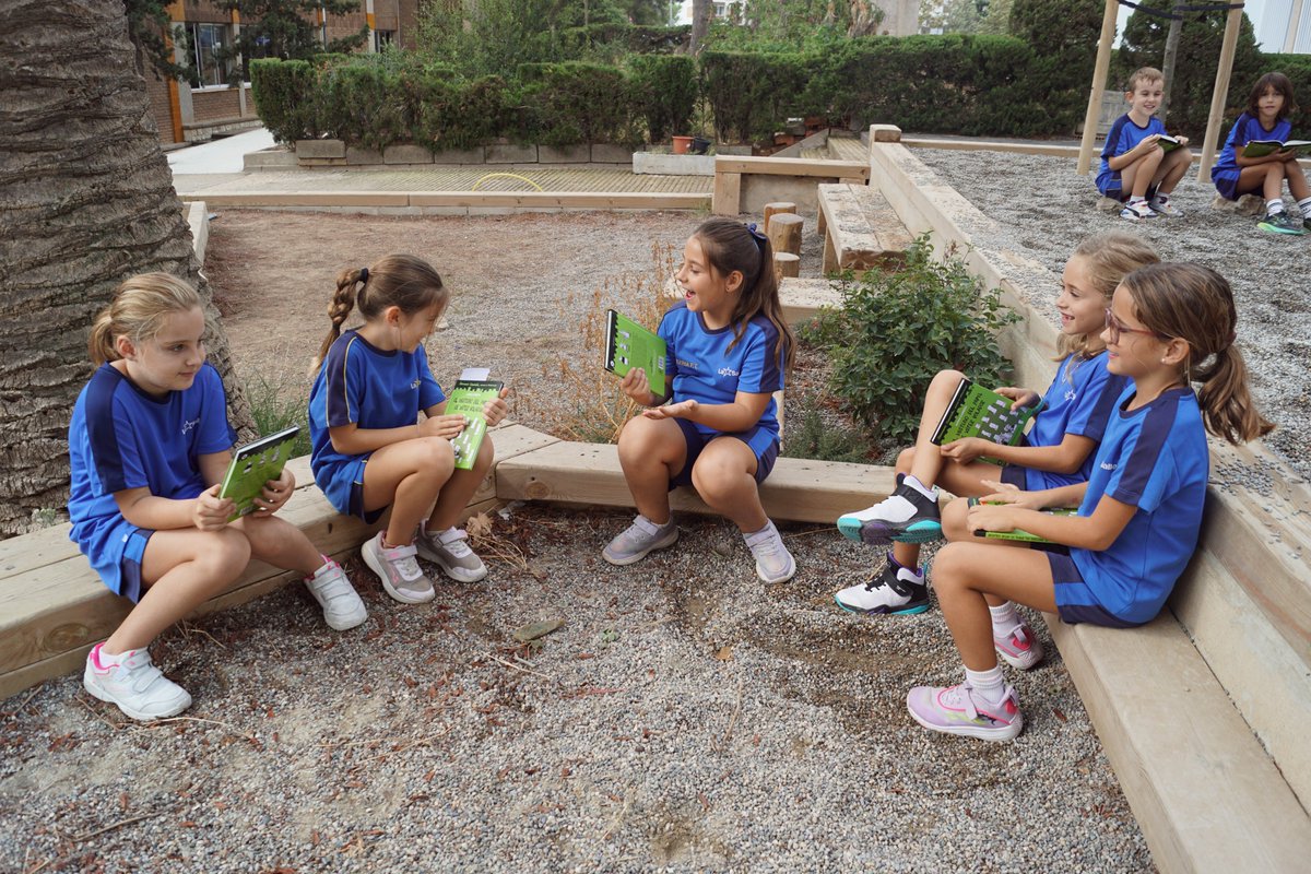 lasallearlep's tweet photo. Leer nos invita a imaginar, descubrir y crecer. En La Salle Tarragona, acompañamos a nuestro alumnado de Primaria en el placer de la lectura. Cada libro abre una puerta a nuevas aventuras, despierta la curiosidad y ayuda a poner palabras a lo que pensamos y sentimos.#SomosLaSalle https://t.co/xAWY9S47iP