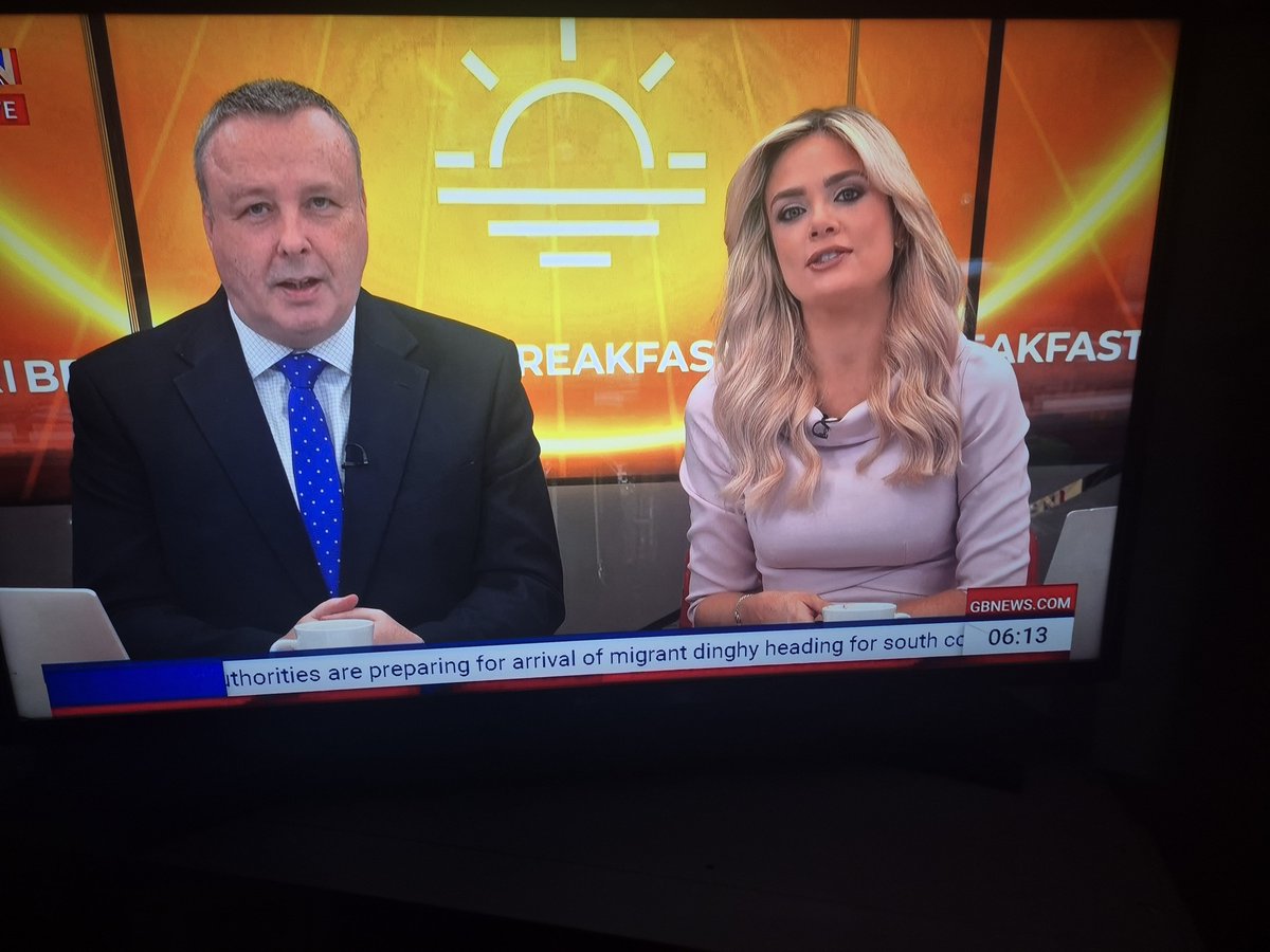 mikeparry8's tweet photo. OK FOLKS .. Ready to go on BREAKFAST with @elliecostelloTV and @markwhiteTV .. Get tuned @GBNEWS 👍 😁 🖥 🎤 https://t.co/8NfEwCWdi7