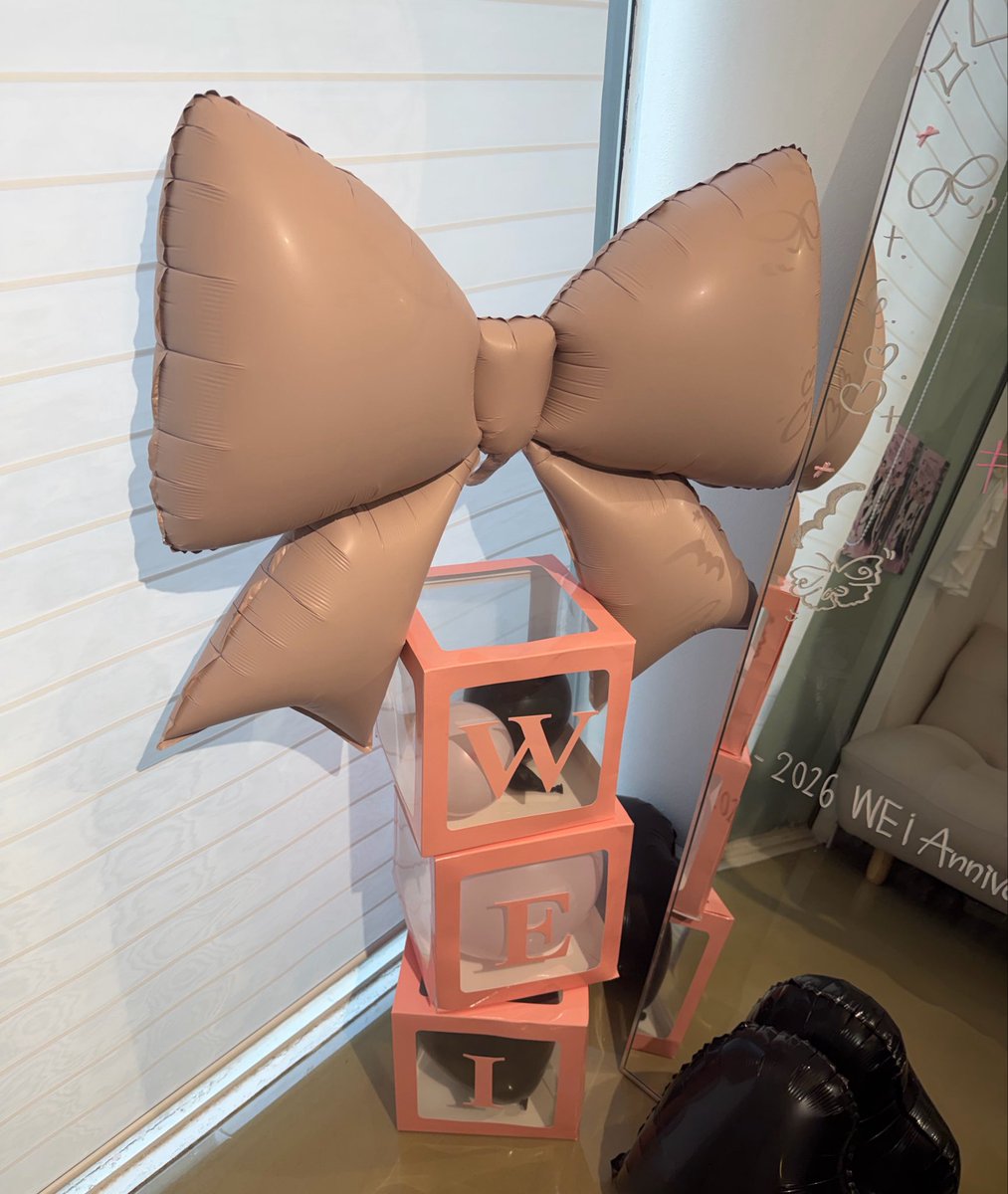 weisceo's tweet photo. 진짜 예뻐 💜💙🩵🎀

 #우리가_만든_6주년
 #위아이 #WEi @WEi__Official https://t.co/m1qTec8zXa