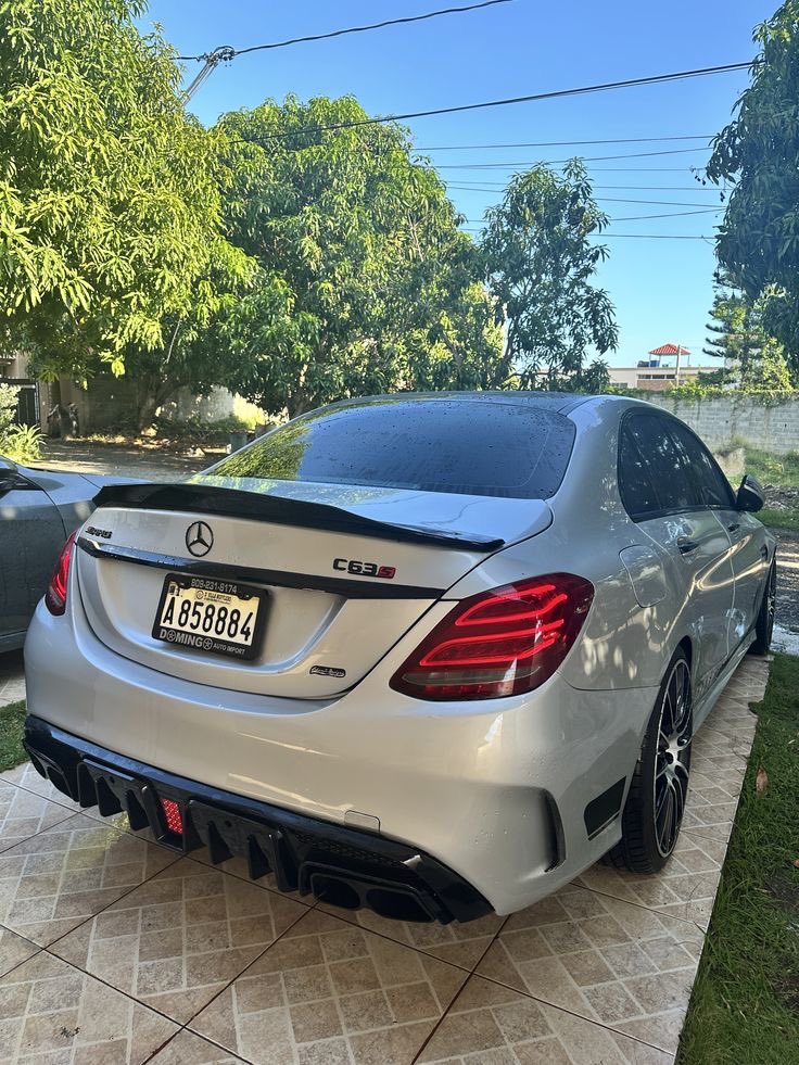 BIGDIMEXbc's tweet photo. If this come across your time line you will get your own house and car soon. 🙏🏻 https://t.co/75Kzlqyd0B