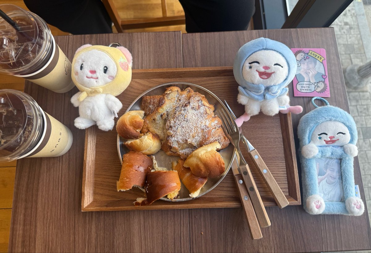 m0cha328's tweet photo. 제철 생새우와 사시사철 제철 닏훈(♡) https://t.co/SuXf3feMdX