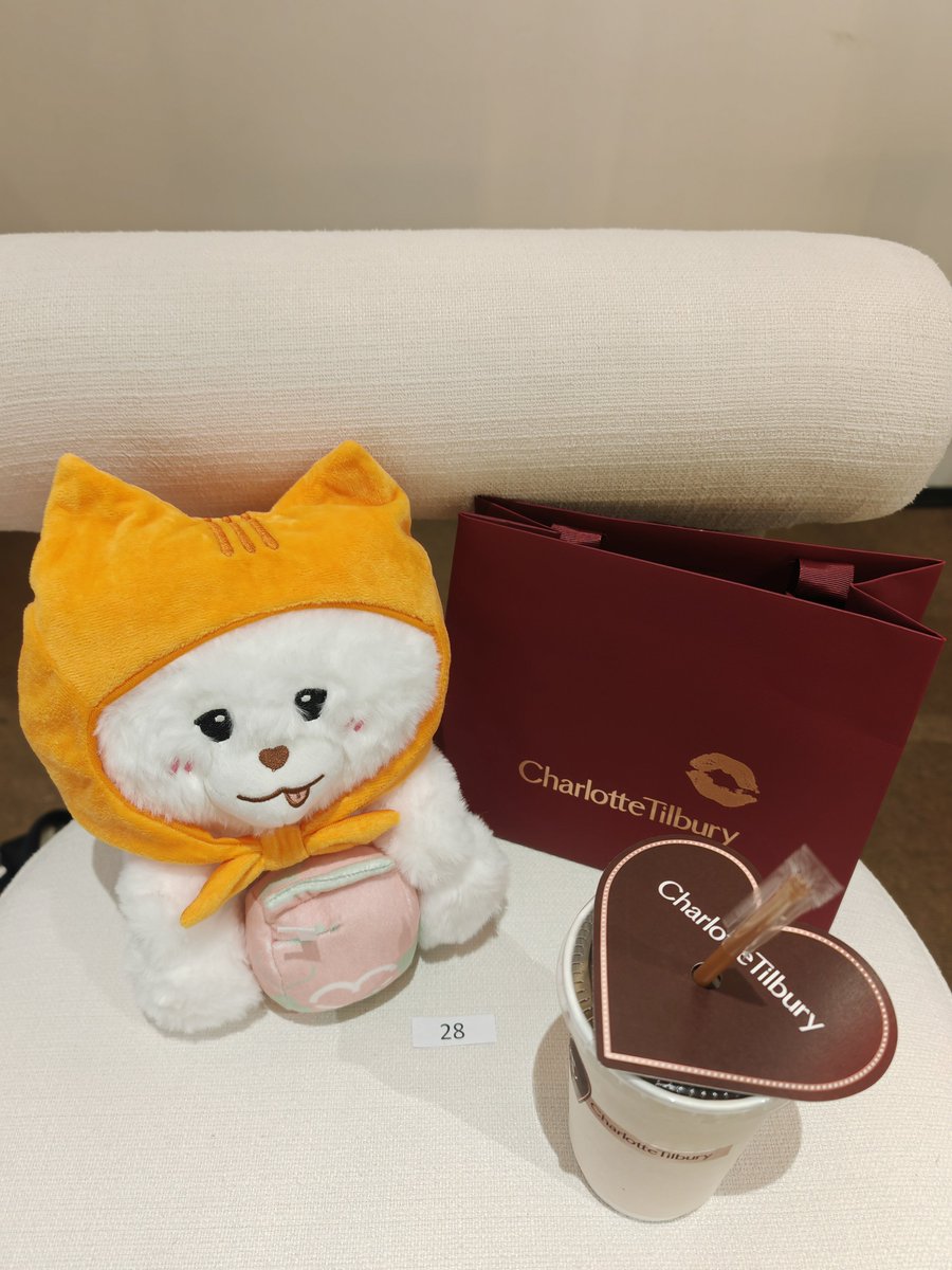 IMNMommy's tweet photo. 😋

MILKLOVE CHARLOTTETILBURY PARAGON
#CharlotteTilburyxMilkLove https://t.co/nBuXHpownS
