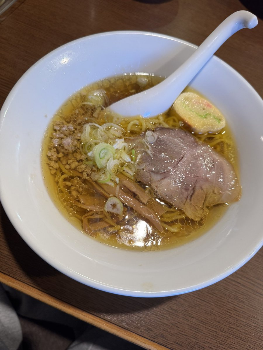 nb27mh's tweet photo. DAISENお疲れ様でございました。
楽しそうなおぢとラーメン置いときます。 https://t.co/mJQ1Bdn5bW