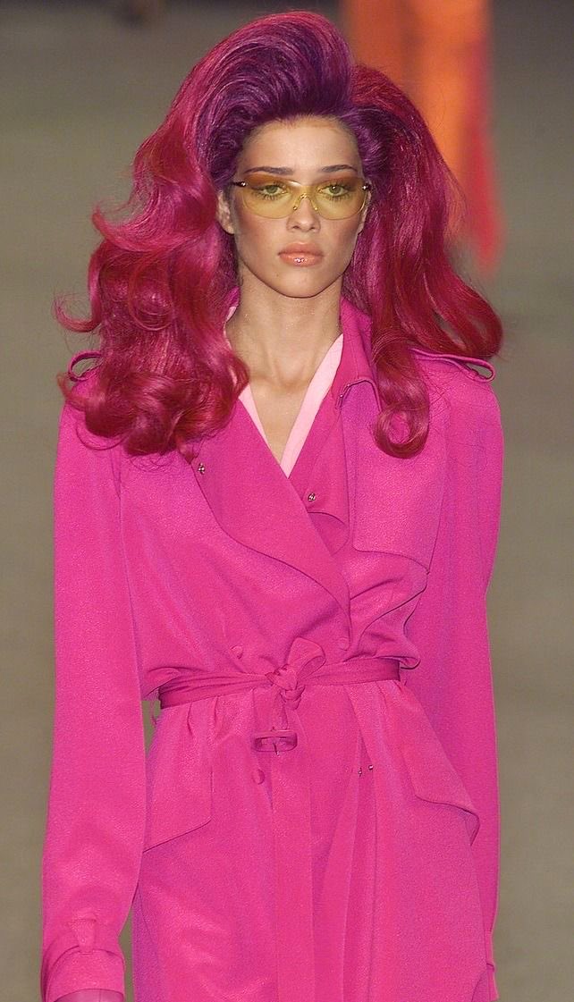 soIesque's tweet photo. Mugler F/W 2001 https://t.co/nYCpBvLRGW