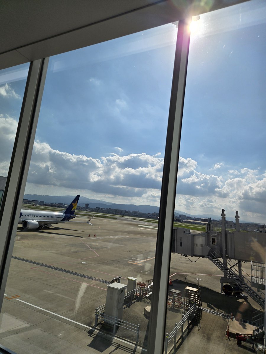 onatsucha's tweet photo. さぁ帰りますよー！✈️𓈒𓂂𓏸
関東は雨か？ https://t.co/4OI6QQuowr
