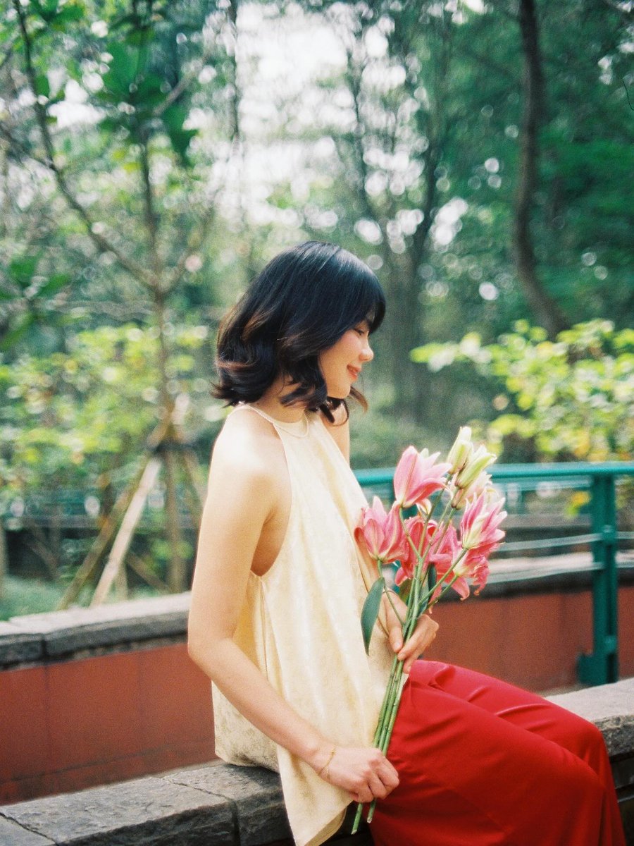 EveeelynSilva's tweet photo. Chụp ảnh Tết gì chưa các người đẹp? Canon by bé laduyena &amp; @ctnahh, film Ultramax 400 https://t.co/dqHkKKIioT