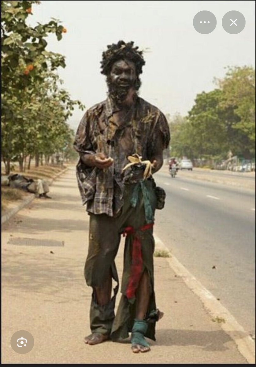 Onkundi01's tweet photo. A beggar in Kenya.                       A beggar South Africa. https://t.co/EBYK1w1GJj