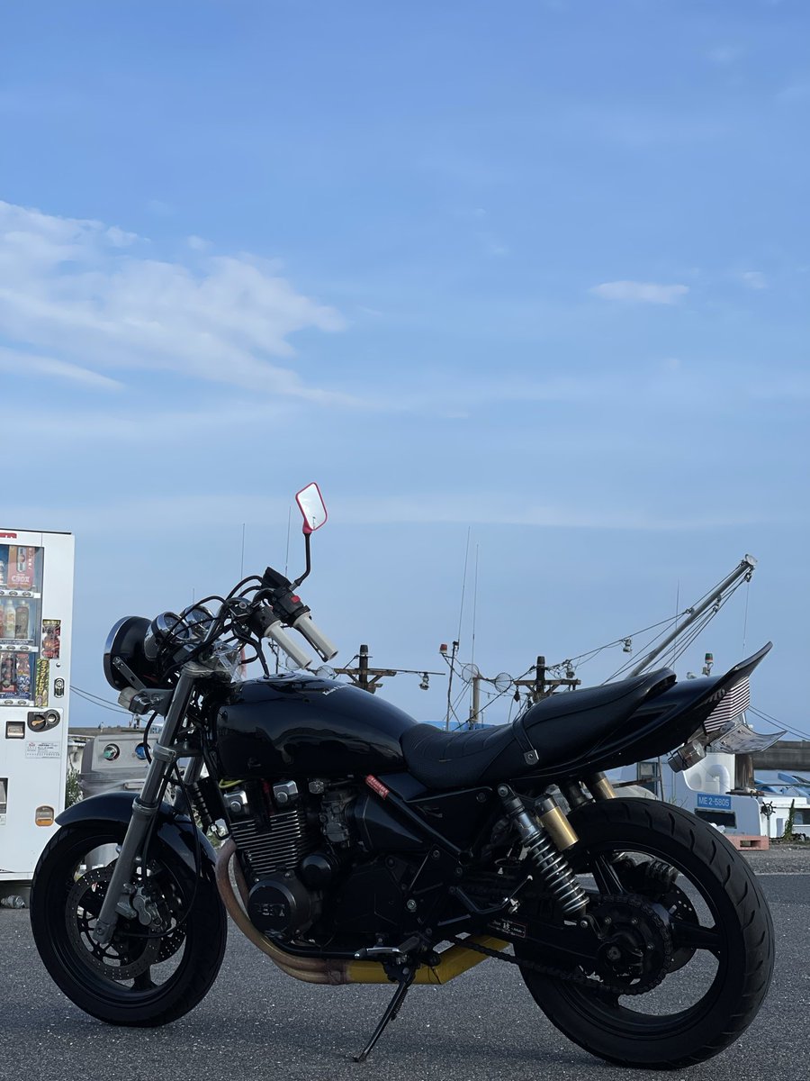 D0khk's tweet photo. #過去車

ゼファーχ

#kawasaki
#ゼファー400
#ゼファーχ
#z400fx

乗り方とハンドルは気合い入ってたと思います🙃 https://t.co/VoKY7NS36U