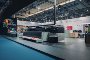Envaspres's tweet photo. #Noticia Noticia: Durst P5 500 TEX iSUB alcanza un hito al alcanzar 50 sistemas vendidos en todo el mundo: Durst Group, fabricante líder en tecnologías avanzadas de impresión digital y producción, ha alcanzado un hito importante con su P5 500 TEX iSUB: 50… dlvr.​it/TVn0Qz https://t.co/yPmXzlIR0p