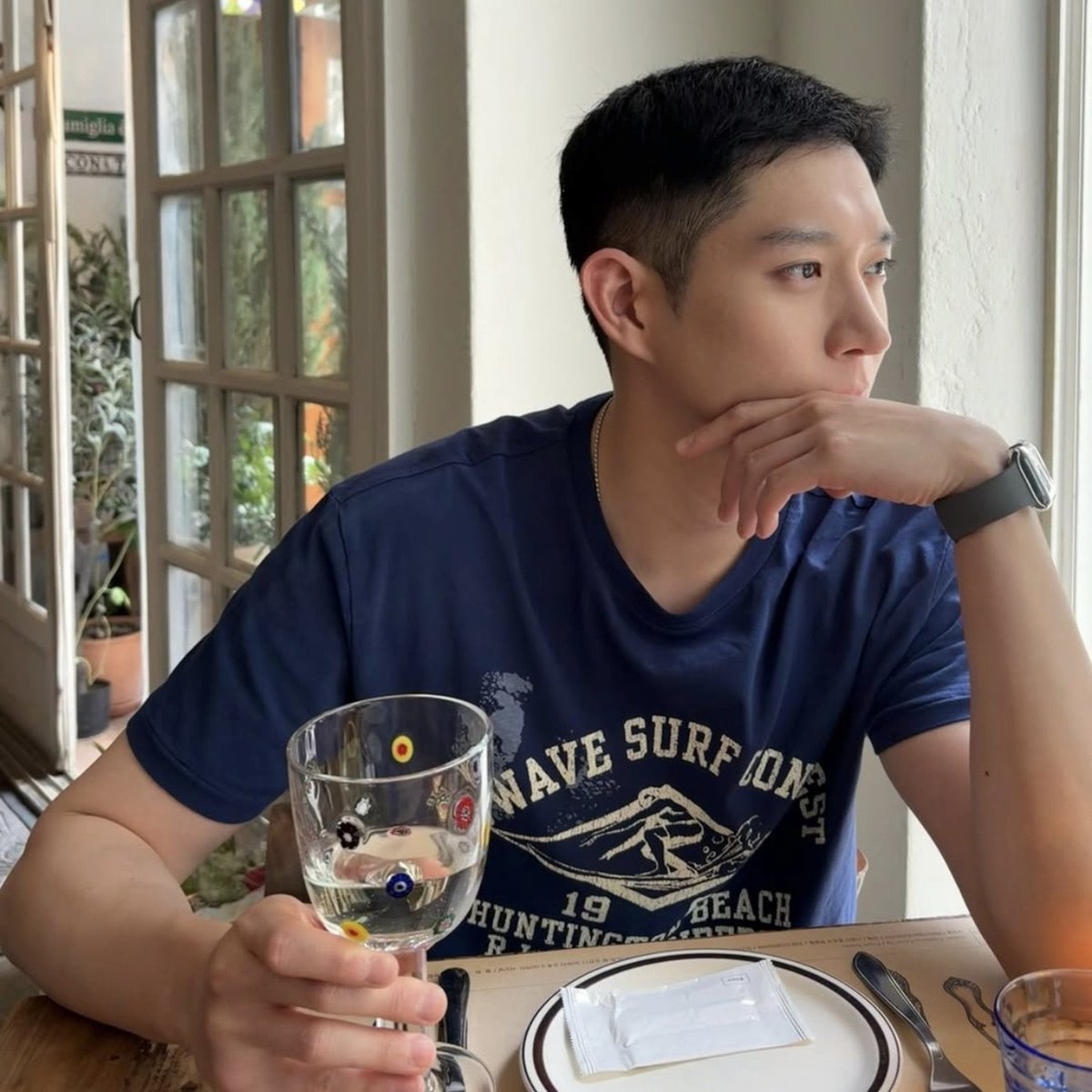 6ammmmm's tweet photo. ใครจะจีบแป๋ว ต้องผ่านด่านพี่เป้งก่อน https://t.co/tNRhb6Eou0