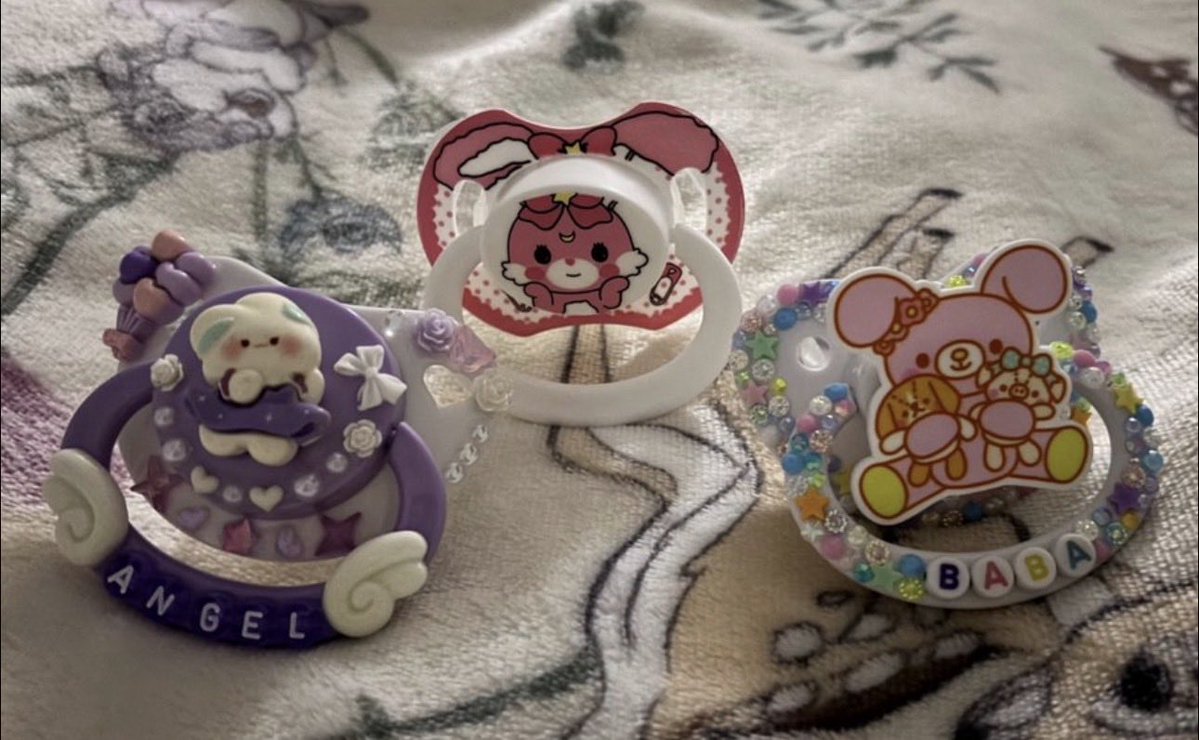 pupcakfi's tweet photo. bunny pacifier’s are so sweet ໒꒰ྀི∩´ ᵕ `∩꒱ྀི১ https://t.co/OjhbV4Otns