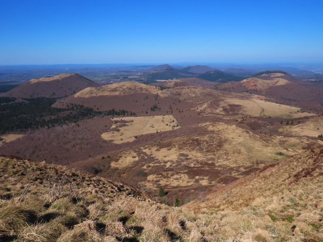 NastjaLarisa's tweet photo. Puy de Dôme, Puy-de-Dôme — mars 2026, jour 1 https://t.co/HttrSctM5D