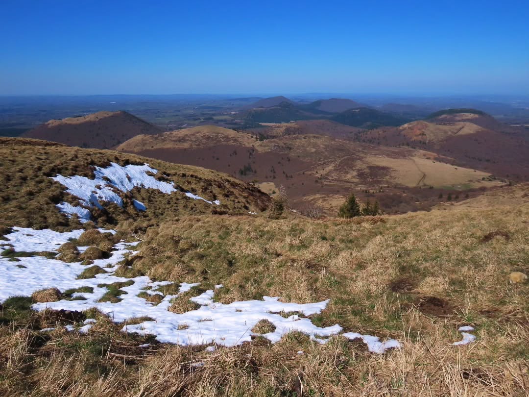 NastjaLarisa's tweet photo. Puy de Dôme, Puy-de-Dôme — mars 2026, jour 1 https://t.co/HttrSctM5D