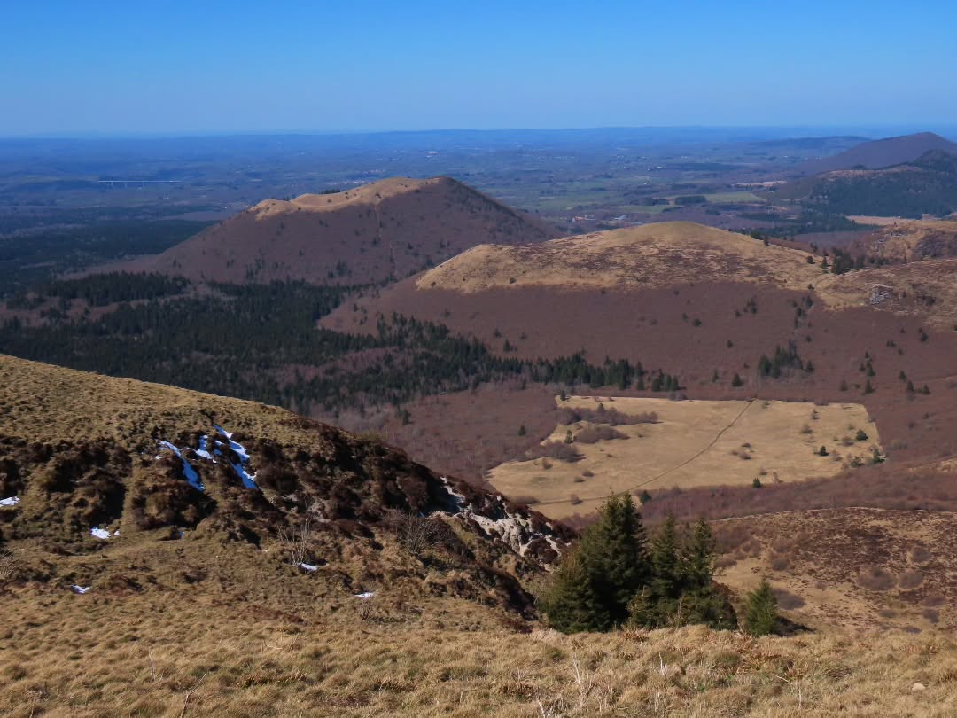 NastjaLarisa's tweet photo. Puy de Dôme, Puy-de-Dôme — mars 2026, jour 1 https://t.co/HttrSctM5D