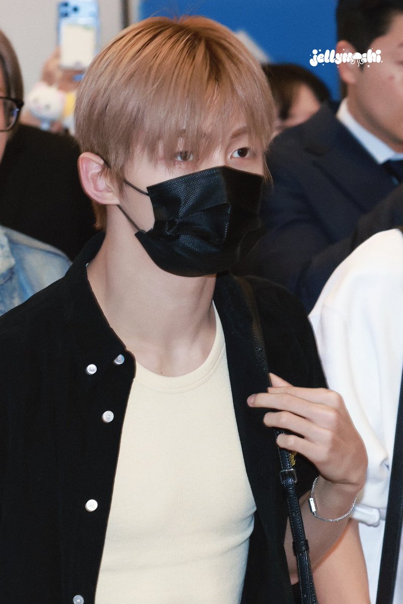 jellymochi_00's tweet photo. 2601005 입국

 #지훈 #JIHOON #한지훈 #투어스 #TWS https://t.co/2ZNOiNgbZ5