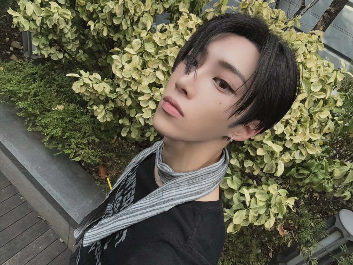 ZJH_27's tweet photo. 261005 #아르노 🍂 https://t.co/2dTY4LuBTq