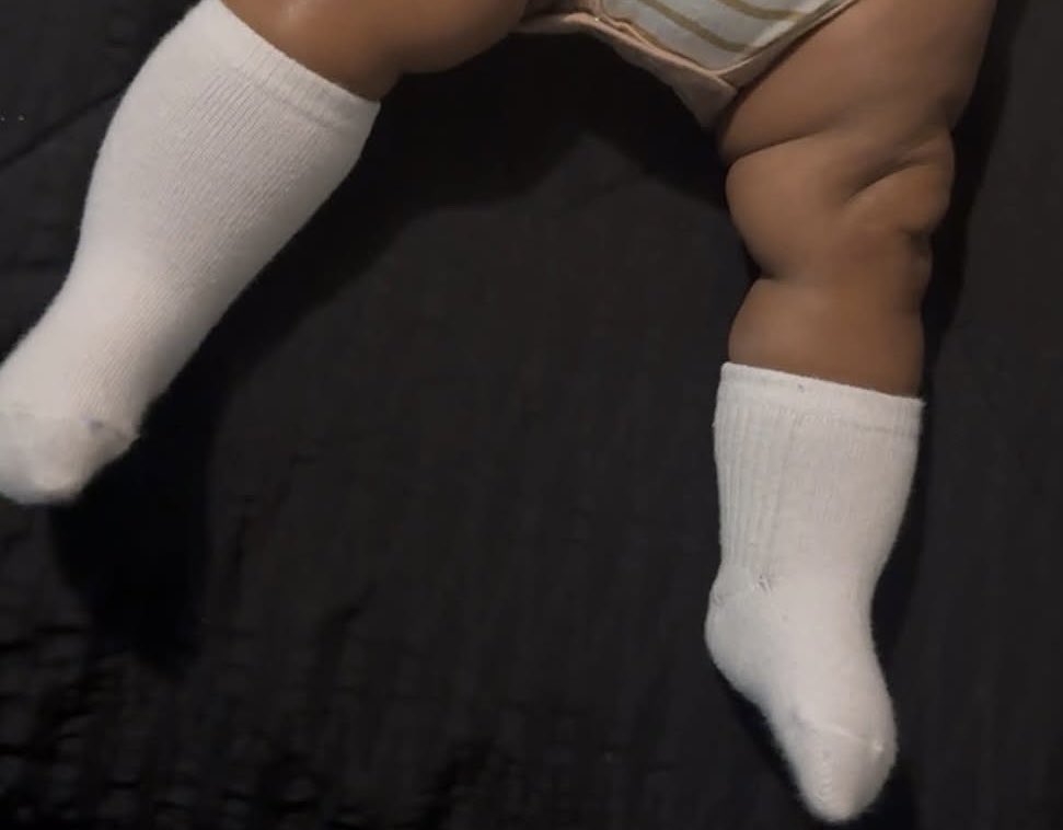cutiewontmiss's tweet photo. I go to pick my son up from his grandparents house. Why did my mom have my baby socks pulled up to his knee caps like compression socks 🤦🏽‍♀️ lol￼ https://t.co/89ynBWb8JI