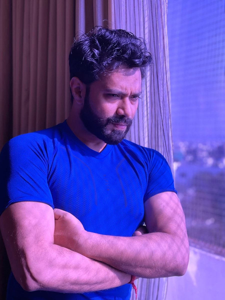 Adityajslk's tweet photo. कला के प्रति आपकी प्रतिबद्धता और नए विचारों के प्रति उत्साह हमेशा सराहनीय रहे। जन्मदिन पर सुख, शांति, सम्मान और सफलता की ढेरों शुभकामनाएं। #HBDAdityaOm🎂
https://t.co/vzOPjFpaQ6