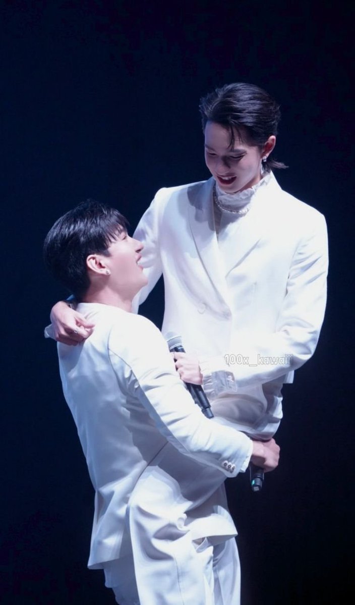 SuwrrnPhaw66352's tweet photo. ยังมูฟออนจากงานวันรับปริญญาของพี่พูห์ยังไม่ได้เลยครับเรียนเก่งที่สุดเลยครับ
น่ารักที่สุดด้วยครับ
ขอชมจากใจเลยครับ
@ppoohkt https://t.co/331aETFNDG
