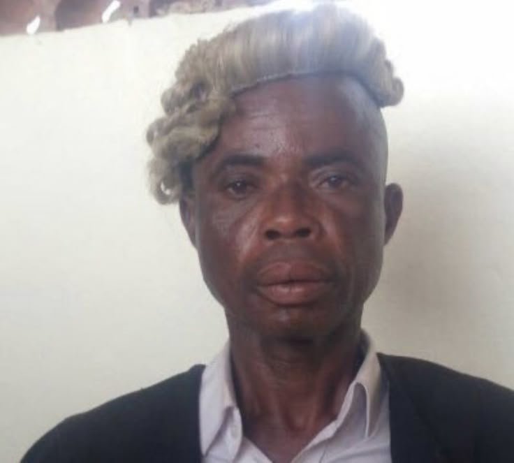 Kidhongo24's tweet photo. Kenyan lawyer                Vs                  South African lawyer https://t.co/uHbwxsniCw