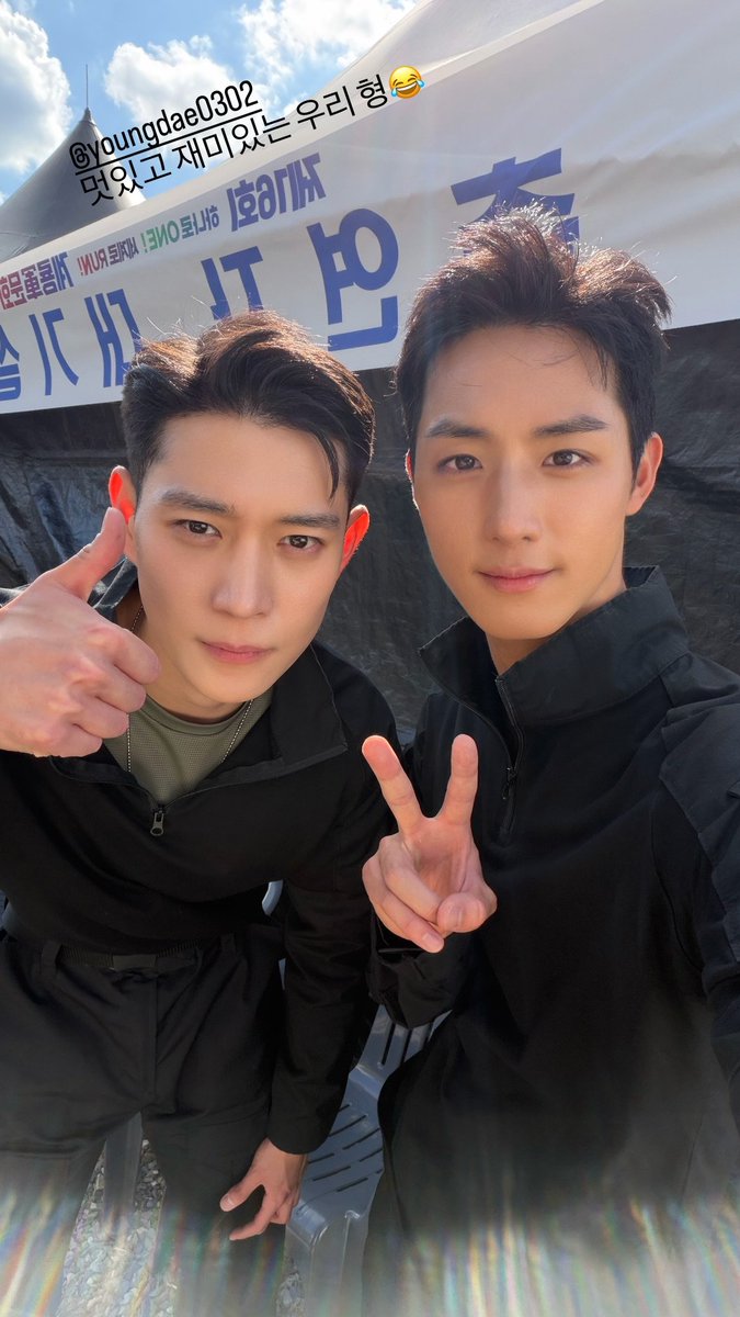 cloudprincesss_'s tweet photo. Seunghwan is collecting hyungs in the military 😭

#정승환 #JeongSeunghwan #ATBO https://t.co/R0FyRMbFWQ