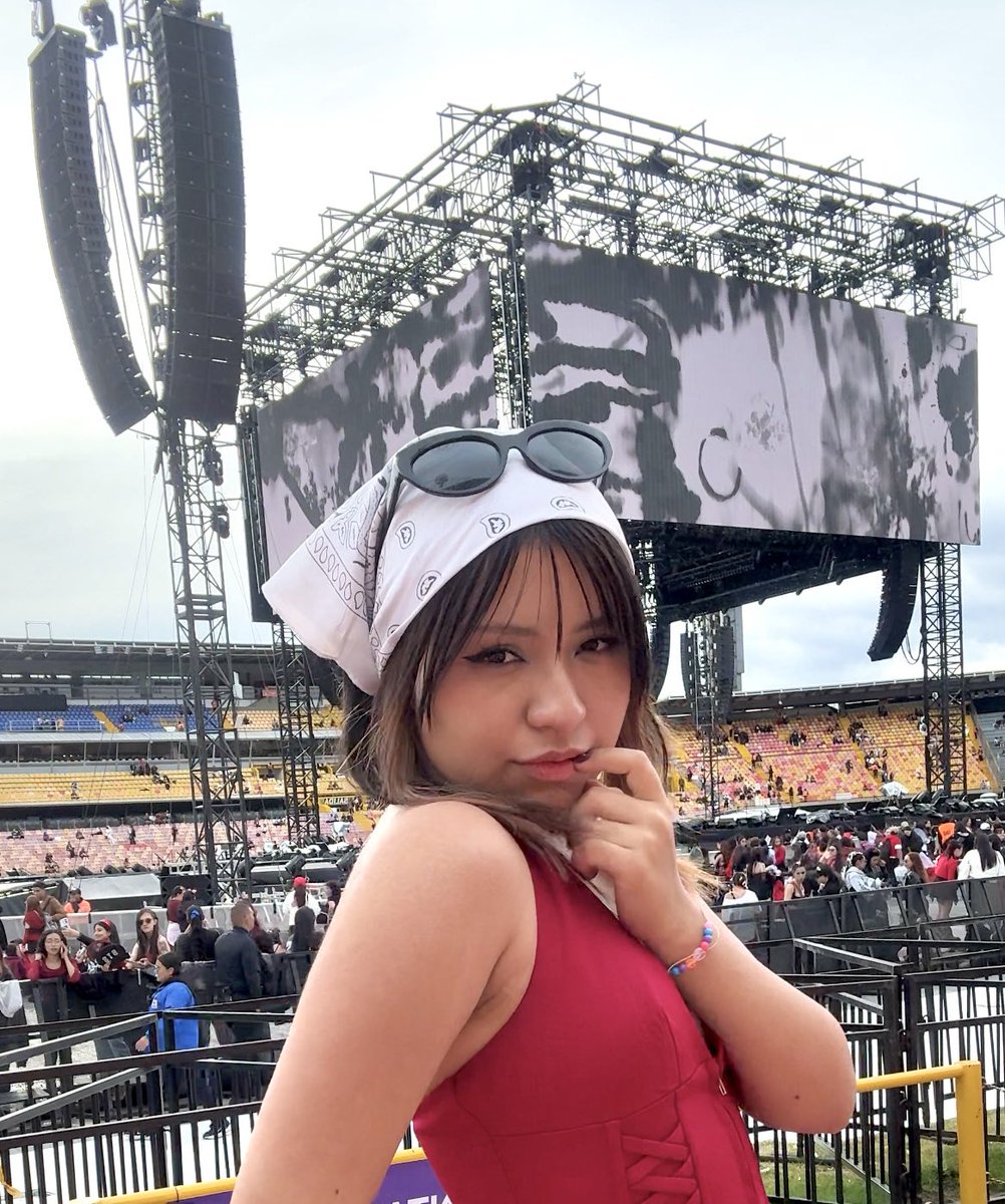 lalebaee's tweet photo. Y ya, vuelvan BTS no los espere 10 años para solo una noche #BTS_WORLDTOUR_ARİRANG_BOGOTA https://t.co/aAPcTi8kQS