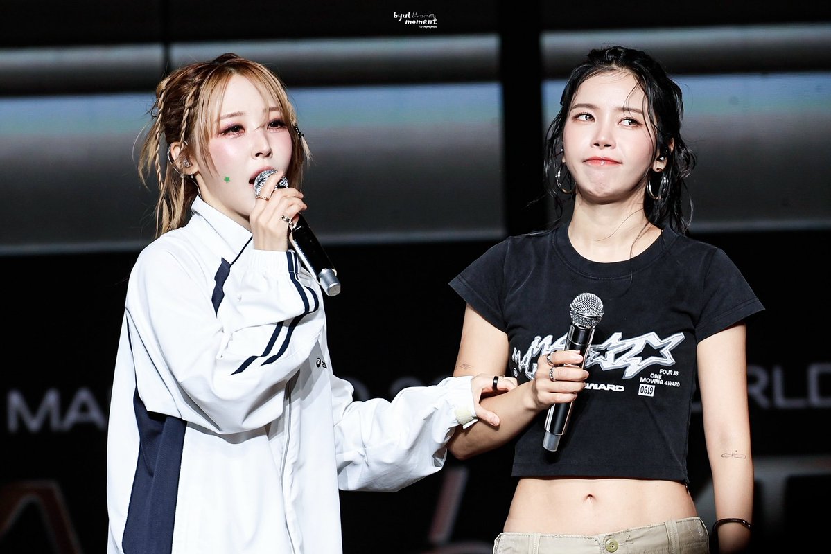 byul_moment's tweet photo. 261004

4WARD 홍콩 콘서트

용콩별콩🐰🐹

#마마무 #MAMAMOO 
#솔라 #SOLAR #金容仙
#문별 #MOONBYUL #文星伊 https://t.co/nIg6b3ZFPG