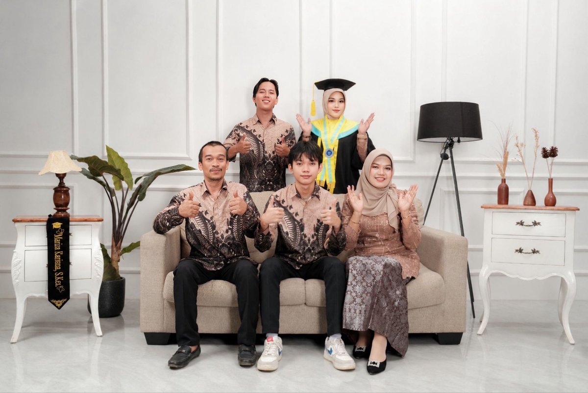 minisreoo's tweet photo. finally kitaa ada foto keluarga ❤️ https://t.co/V7lqGpp1MK