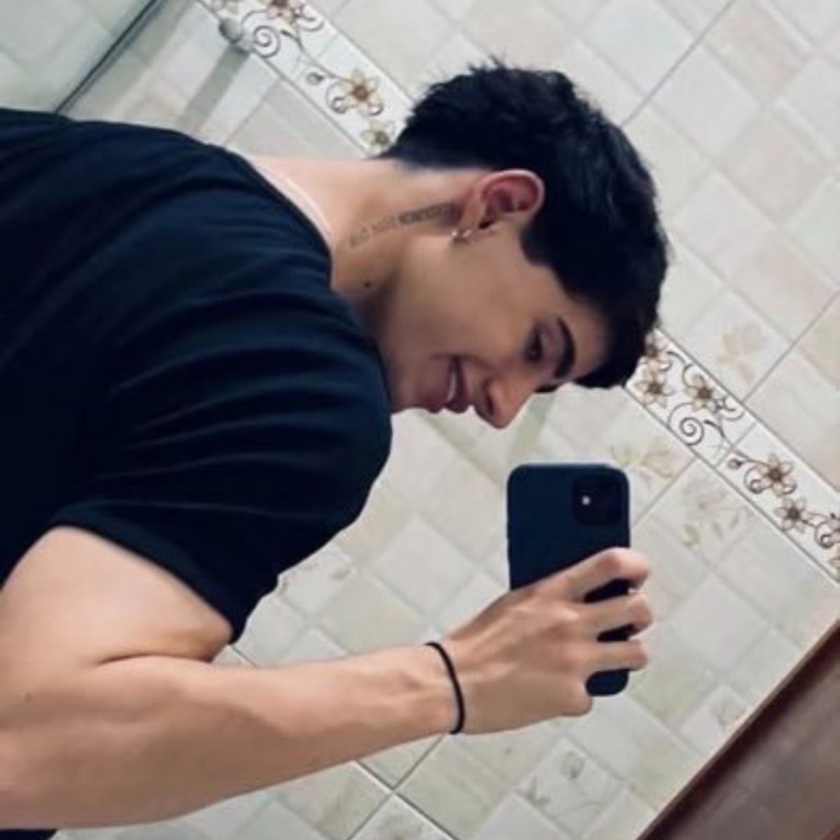 thayyozn's tweet photo. E esse prin aqui q me segue?🫦🫦🫦 https://t.co/TSjRWvcYSs