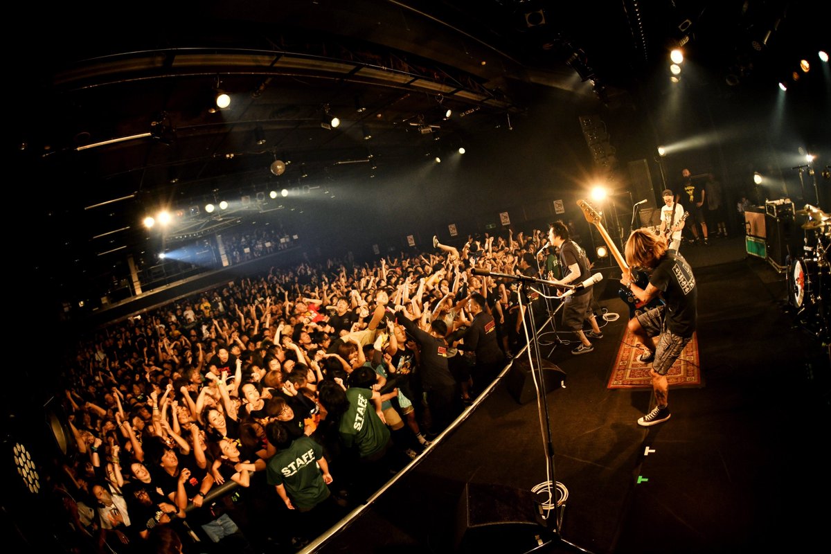 jungray's tweet photo. Ken Yokoyama  w/ KUZIRA
The Rags To Riches Tour VII
@名古屋DIAMOND HALL
Photo by Yasumasa Handa @H_and_A
#KenYokoyama #KUZIRA https://t.co/kgmhU56RaK