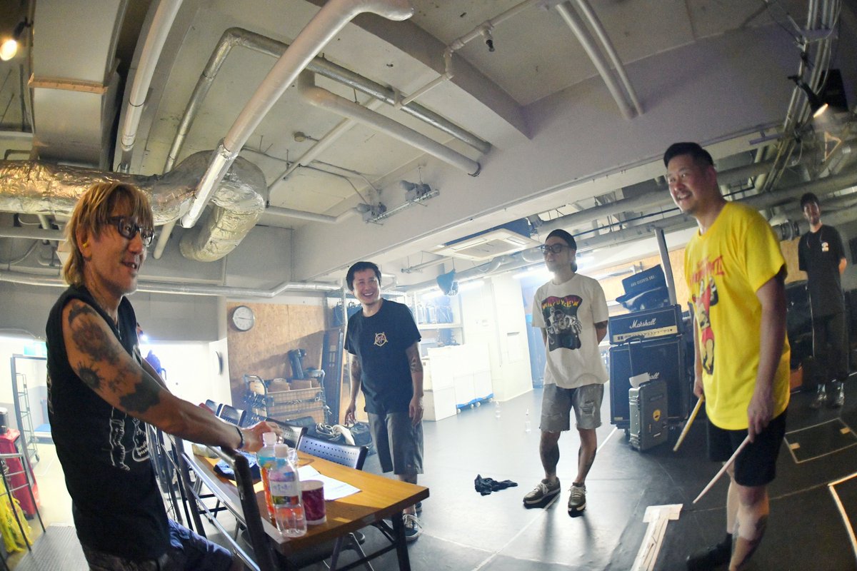 jungray's tweet photo. Ken Yokoyama  w/ KUZIRA
The Rags To Riches Tour VII
@名古屋DIAMOND HALL
Photo by Yasumasa Handa @H_and_A
#KenYokoyama #KUZIRA https://t.co/kgmhU56RaK