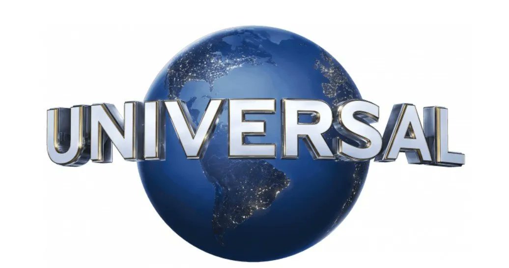 TheRealFilmLore's tweet photo. In 2012, The Avengers changed Hollywood forever.

Every major studio realized they were sitting on a goldmine. Suddenly, a brand-new race began as everyone rushed to build their own giant storytelling worlds.

Here's the wild history of the universes we almost got 🧵 https://t.co/kik3qT7G1W
