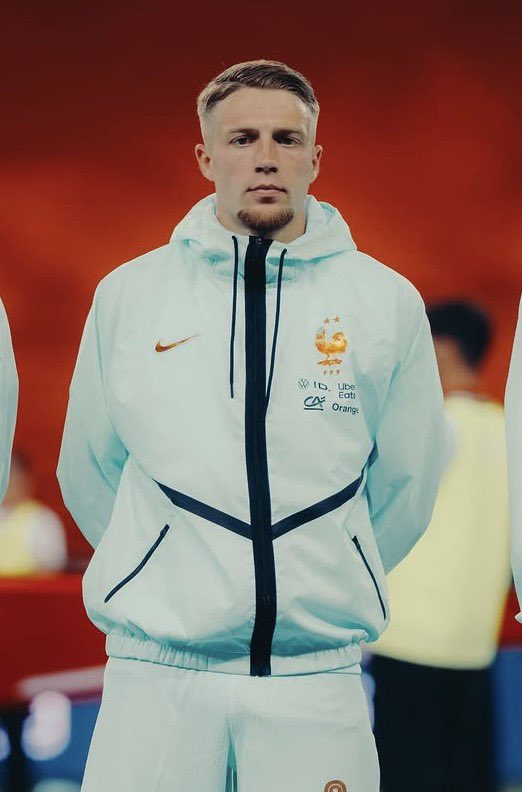 _BeFootball's tweet photo. 🚨 ADRIEN TRUFFERT 🇫🇷 EST L’UN DES GRANDS GAGNANTS DE CE RASSEMBLEMENT ! ✅🐓 

Le staff de Zidane compte s’appuyer sur le joueur de Bournemouth et Kalulu.

D’autres profils pourraient émerger comme Methalie également. 

(@lequipe) https://t.co/vI3eGOLBwo