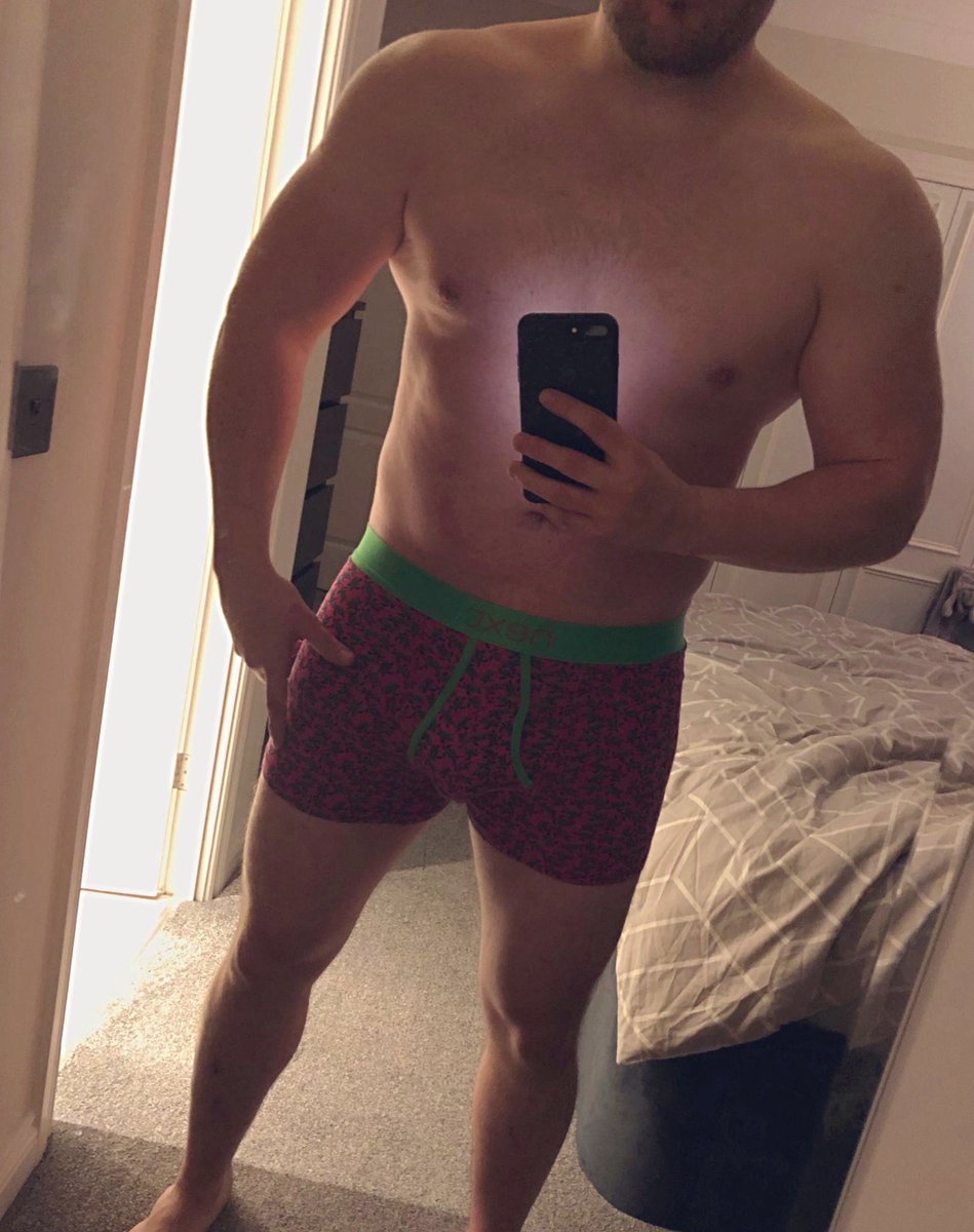 rugbykinkster's tweet photo. It’s my birthday, come gimme all sorts of birthday treats 😏😈😘 https://t.co/X3ivlyp84z