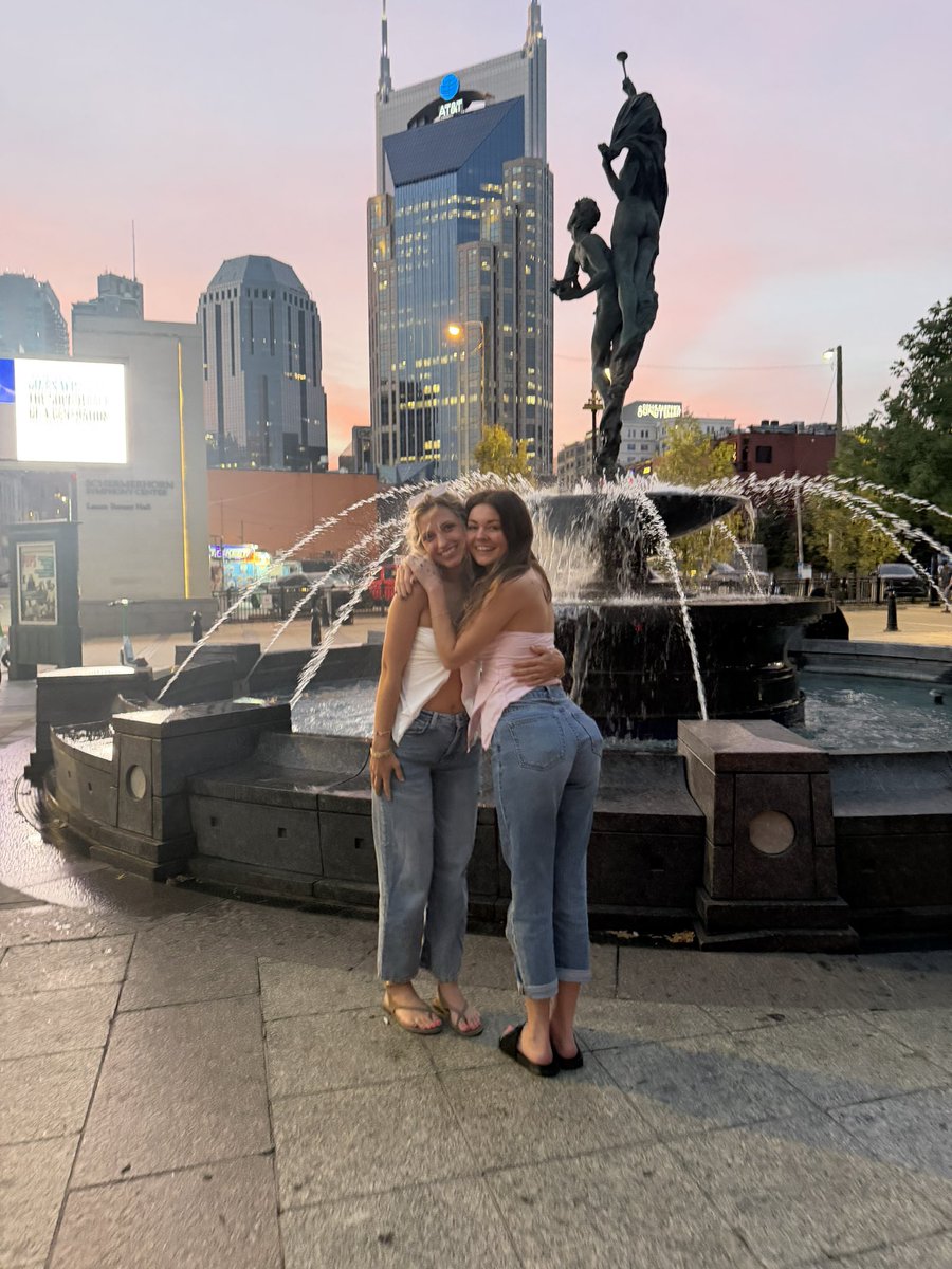 luvseda's tweet photo. I love having a best friend https://t.co/GS7TpGYUH1
