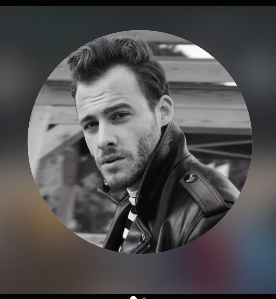 simeoli_giusy's tweet photo. Buongiorno Family Thb 🤍 e buon inizio settimana🫵🏻🫂
Rimetto la foto del profilo di kerem su IG....

E da mozzafiato!🔥🔥🔥

E cambiato un'era e ne viene un'altra... kerem 
questo è adesso :
Carismatico 
Sensuale
Bello
Empatico
Solare
Kero hai tutto 🫠🔥❤️
#KeremBürsin https://t.co/NccnZDA60M