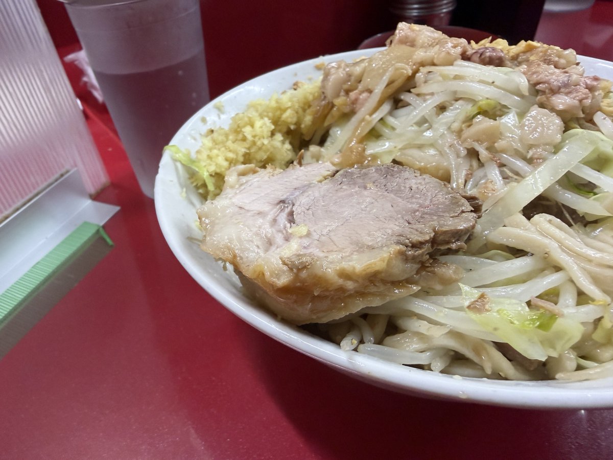 Atagonoumi's tweet photo. 豚が笑っちゃうくらい分厚くて神 https://t.co/LGxNp6C7ue