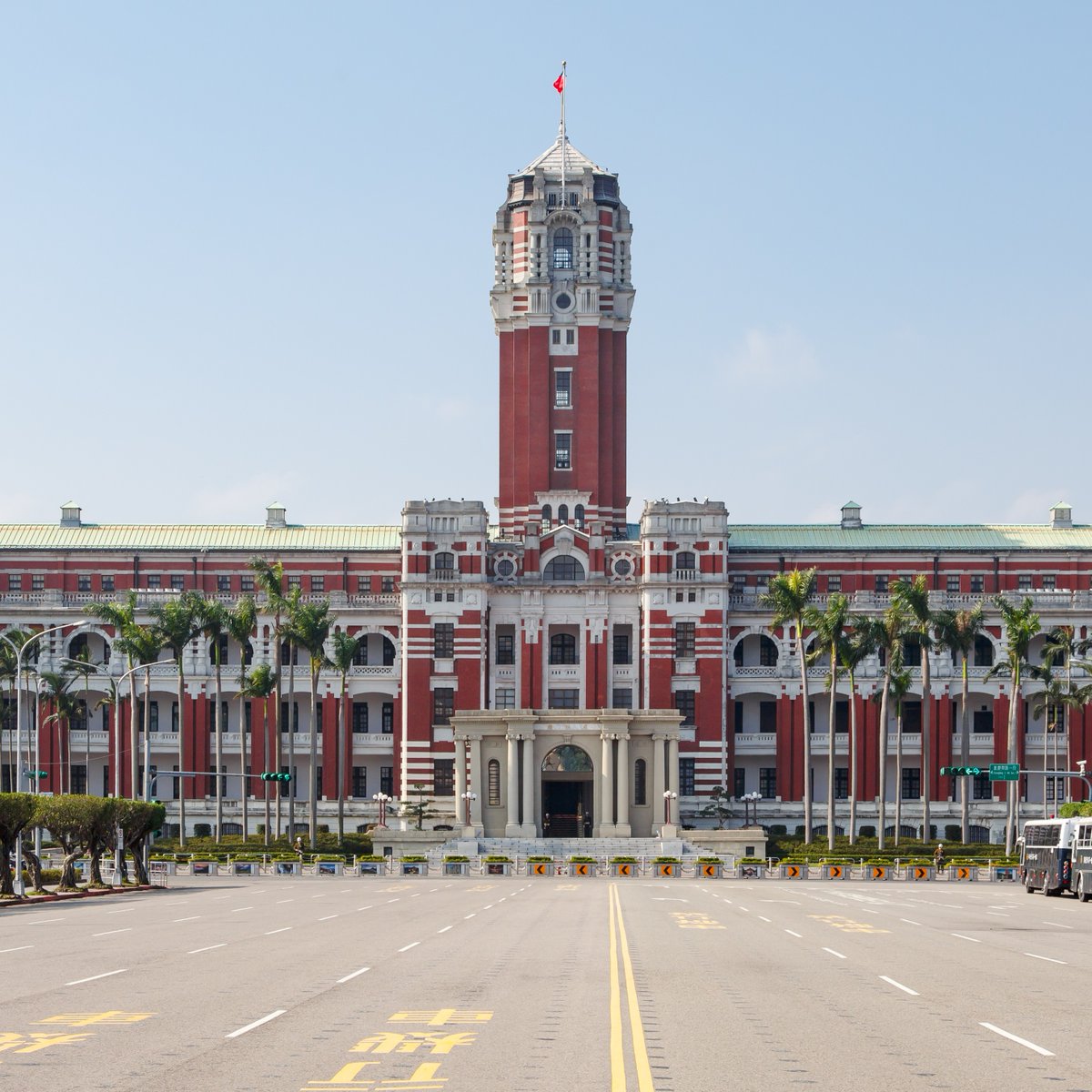 Technopolitik_'s tweet photo. BREAKING - 🇹🇼 U.S. authorities arrested a California woman accused of spying on Taiwan’s president’s son for China, the FBI said. https://t.co/3jUfeKaVMv