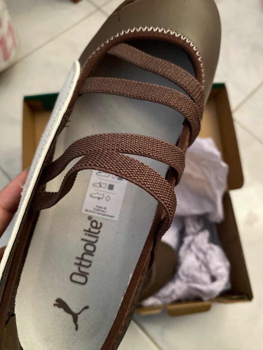 sapalaituaja's tweet photo. WTS‼️

puma speedcat ballet aere brown
uk 37 (23 cm)

baru dipakai sekali bentaran doang✌🏼. 
box , paperbag dan struk masih ada.
ORI 💯% beli di JD Store.
aku beli 1.3 jt guys, jdi nego aja yaa.

dijual karena kekecilan
#preloved #zonauangㅤ #speedcat https://t.co/DTEpacLD76