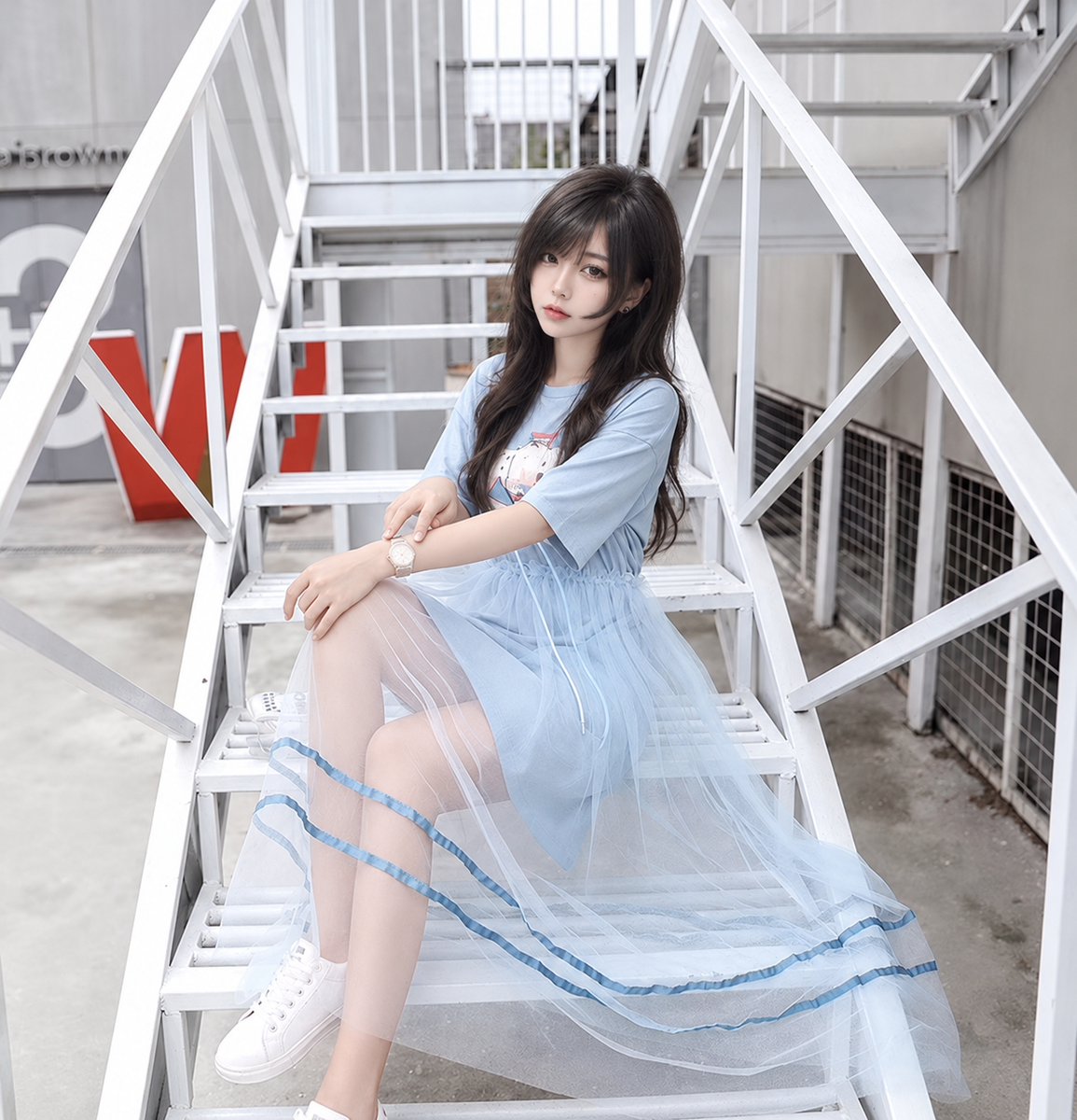 Marinybyew's tweet photo. 浅蓝纱裙，接住夏日的风。 
#OOTD #夏日穿搭 #少女写真 https://t.co/8vF2fNz5SA